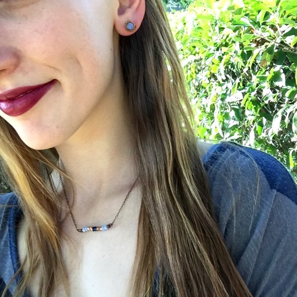 Ran Bar Necklace - Picture 5 of 5